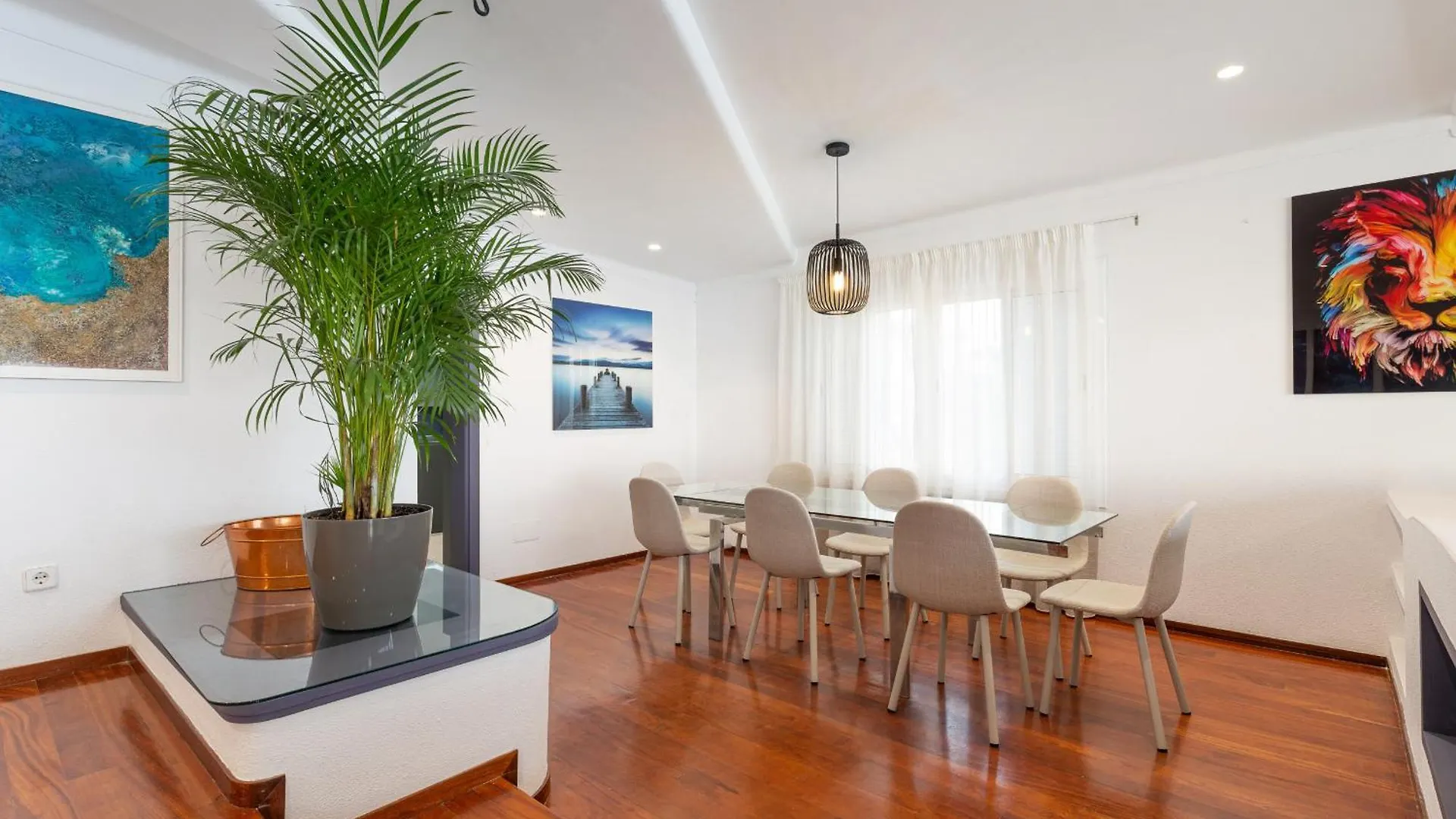 Villa President, Con Piscina Privada Alcanada