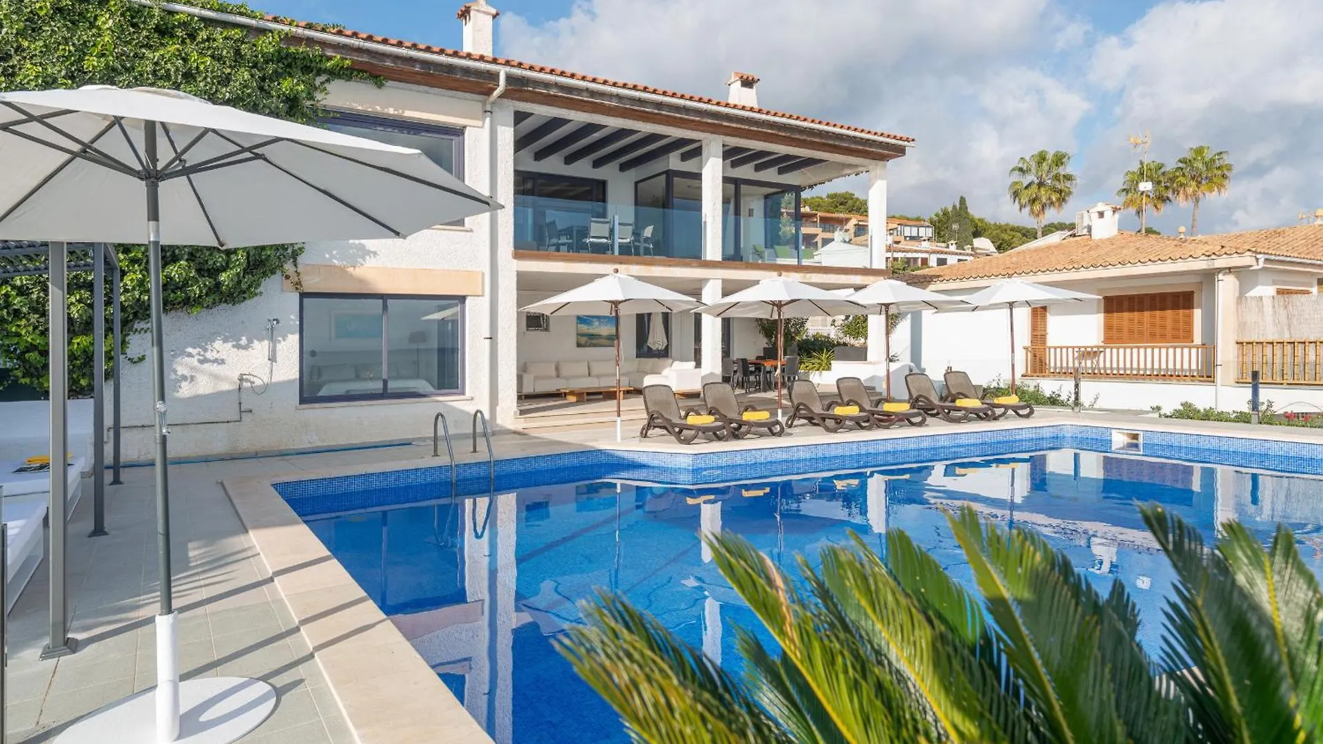 Villa President, Con Piscina Privada Alcanada